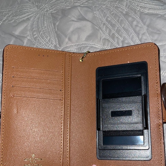 Phone case - Picture 3 of 3